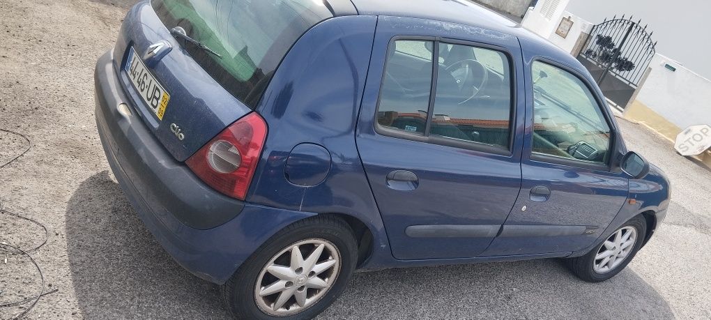 Vendo Renault Clio 2002 gasóleo