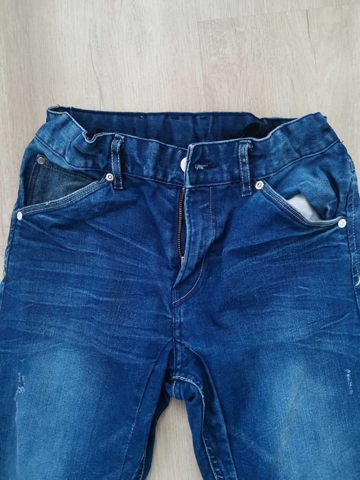 Завужені жіночі джинси бренду H&M