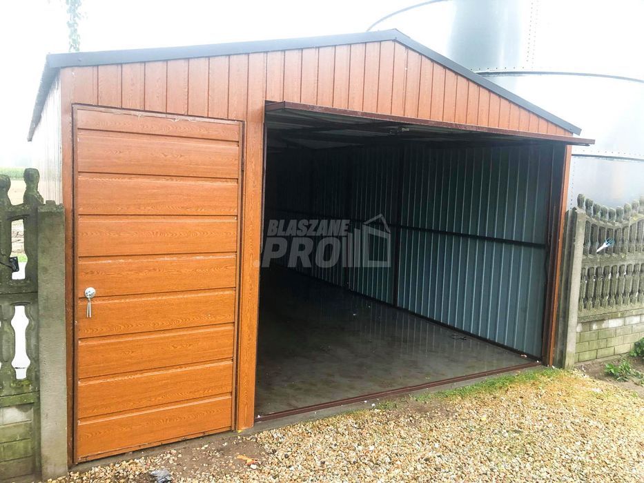 Garaż blaszany 4x6 Brama + drzwi drewnopodobny Dach dwuspadowy GP95