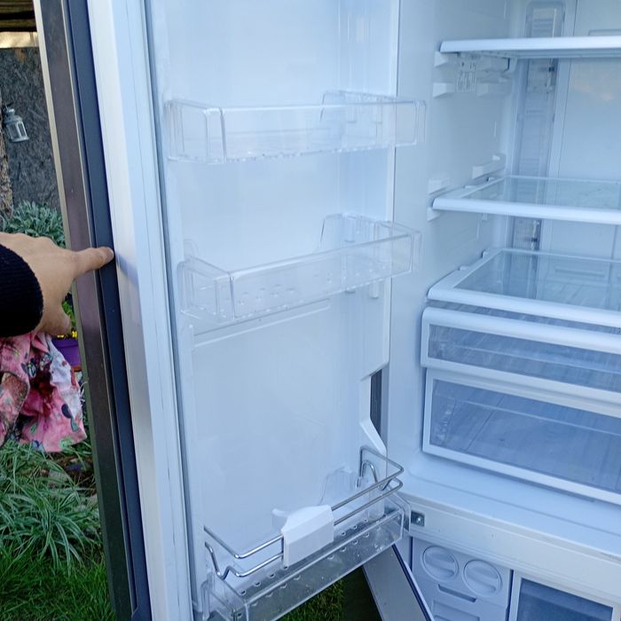 Lodòwka dwudrzwiowa side by side Beko G92610NE 4 drzwi