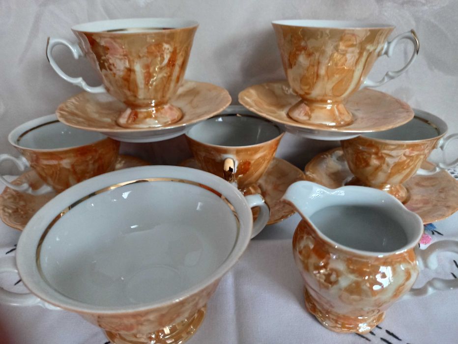 Zestaw Fryderyka, filiżanki, cukiernica, mlecznik, porcelana Wawel