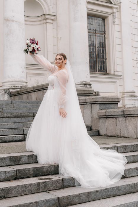 Весільна сукня в гарному стані