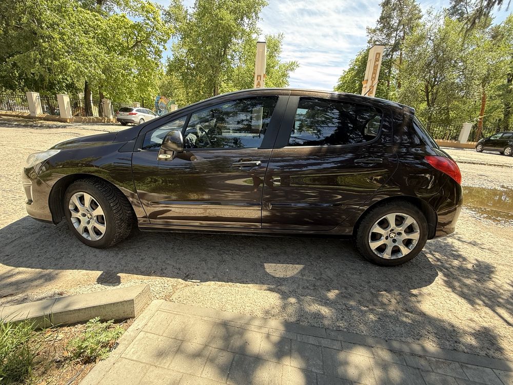Продам свое авто Peugeot 308