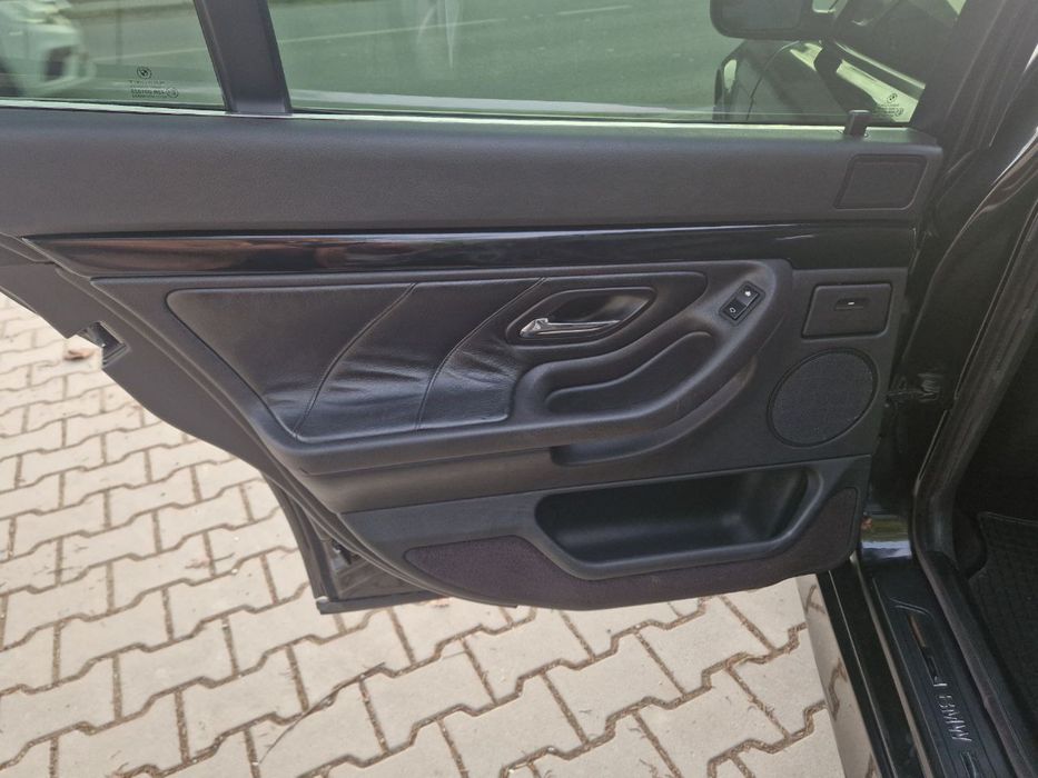 Бмв е38 740d 2001