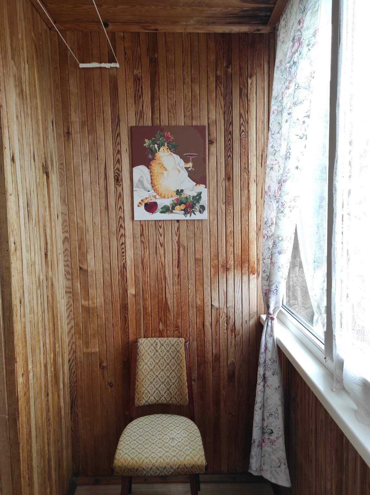 Кімната з балконом, дівчині,Тростянецька,3. М.Харківська БЕЗ хазяйки