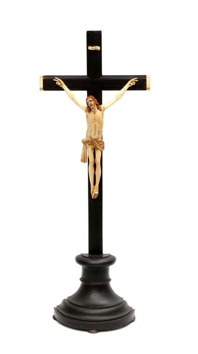 Crucifixo e Jesus Cristo em Madeira -  Século XIX
