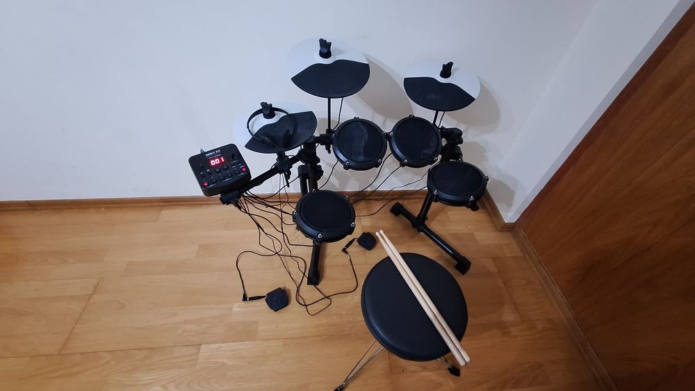 Alesis Debut Kit – Como nova | Ideal para iniciantes