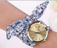 Кварцовий жіночий наручний годинник з квітковим принтом
