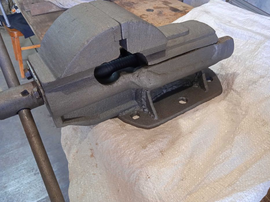 Лещата (тиски ) бу