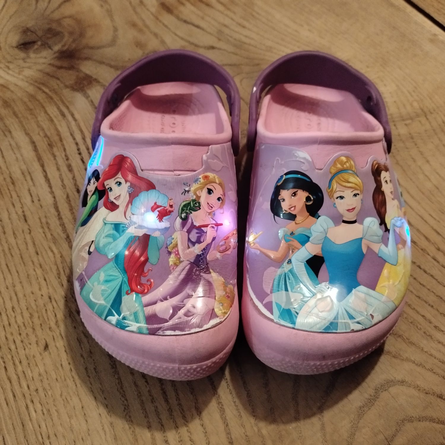 Świecące klapki dziecięce Crocs rozm. C 13