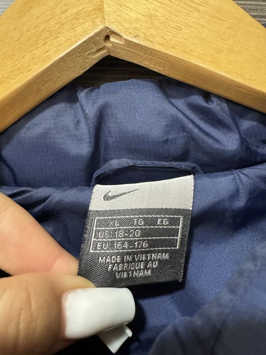 Вінтажний пуховик NIKE