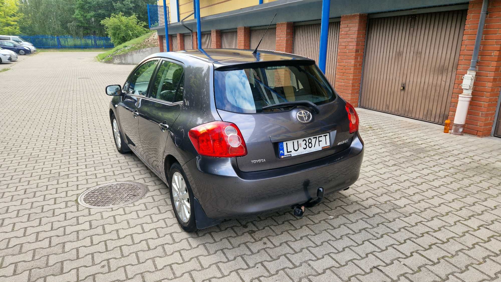Toyota Auris 1.6 VVT-i | wersja SOL | 2008 | 261 000 km | Szary