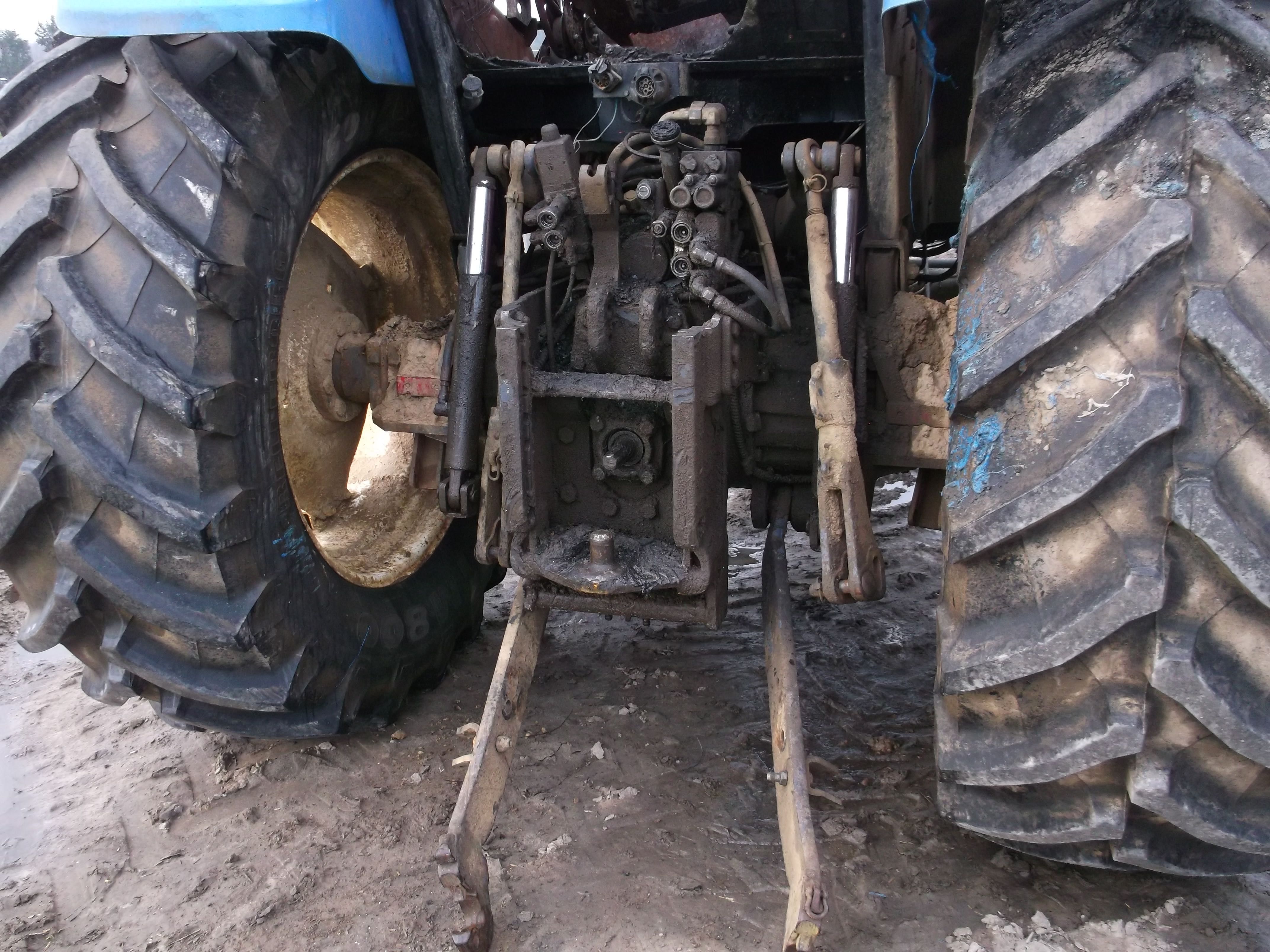 Fiat/New Holland/Ford 8240/8340/7840-maska,most,podnośnik,chłodnice-