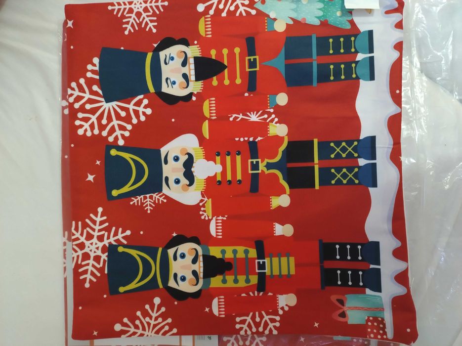 Poszewka świąteczna dziadek do orzechów