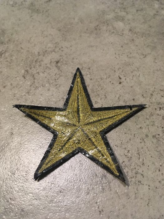 Naszywka na ubrania złota gwiazda