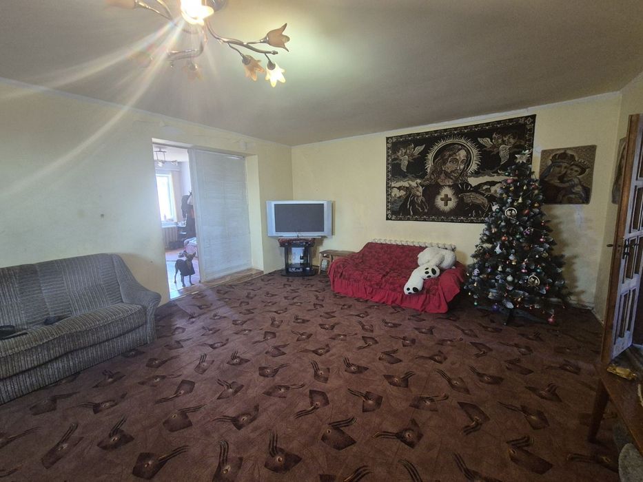 Продам 2-х поверховий будинок в центрі міста