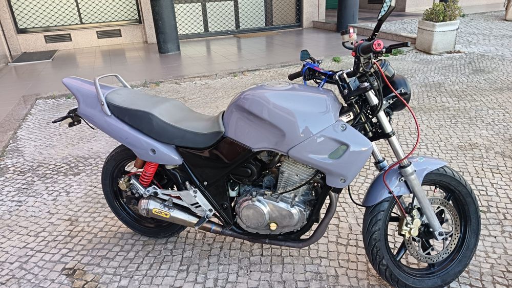 Moto CB 500 cilindrada