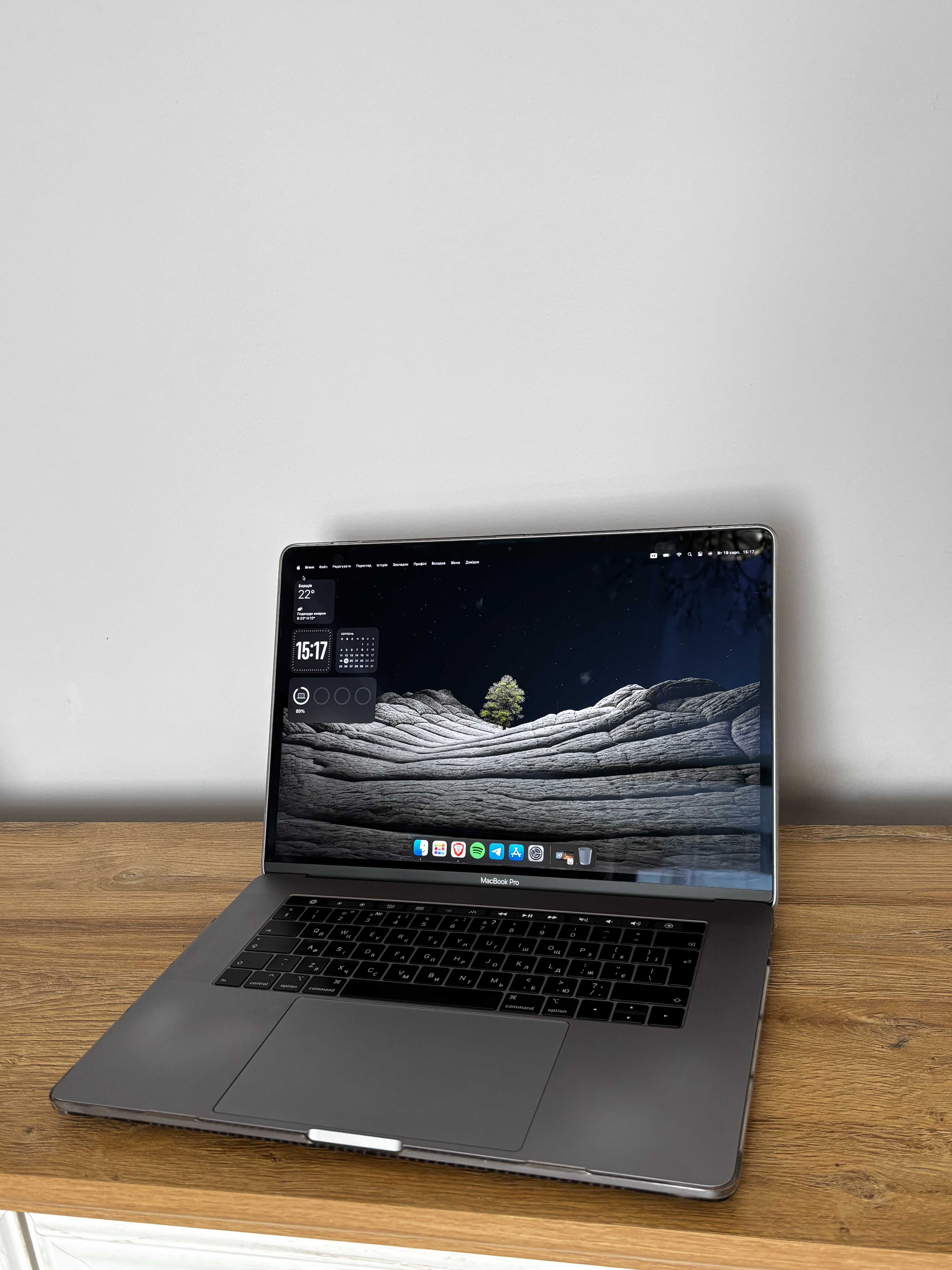 Macbook Pro 2019 16/256 ТЕРМІНОВО!