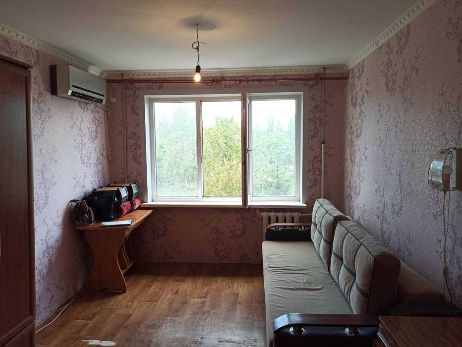 Продається 1-но кімнатна кільце Соборності, пл.Домнобудівників