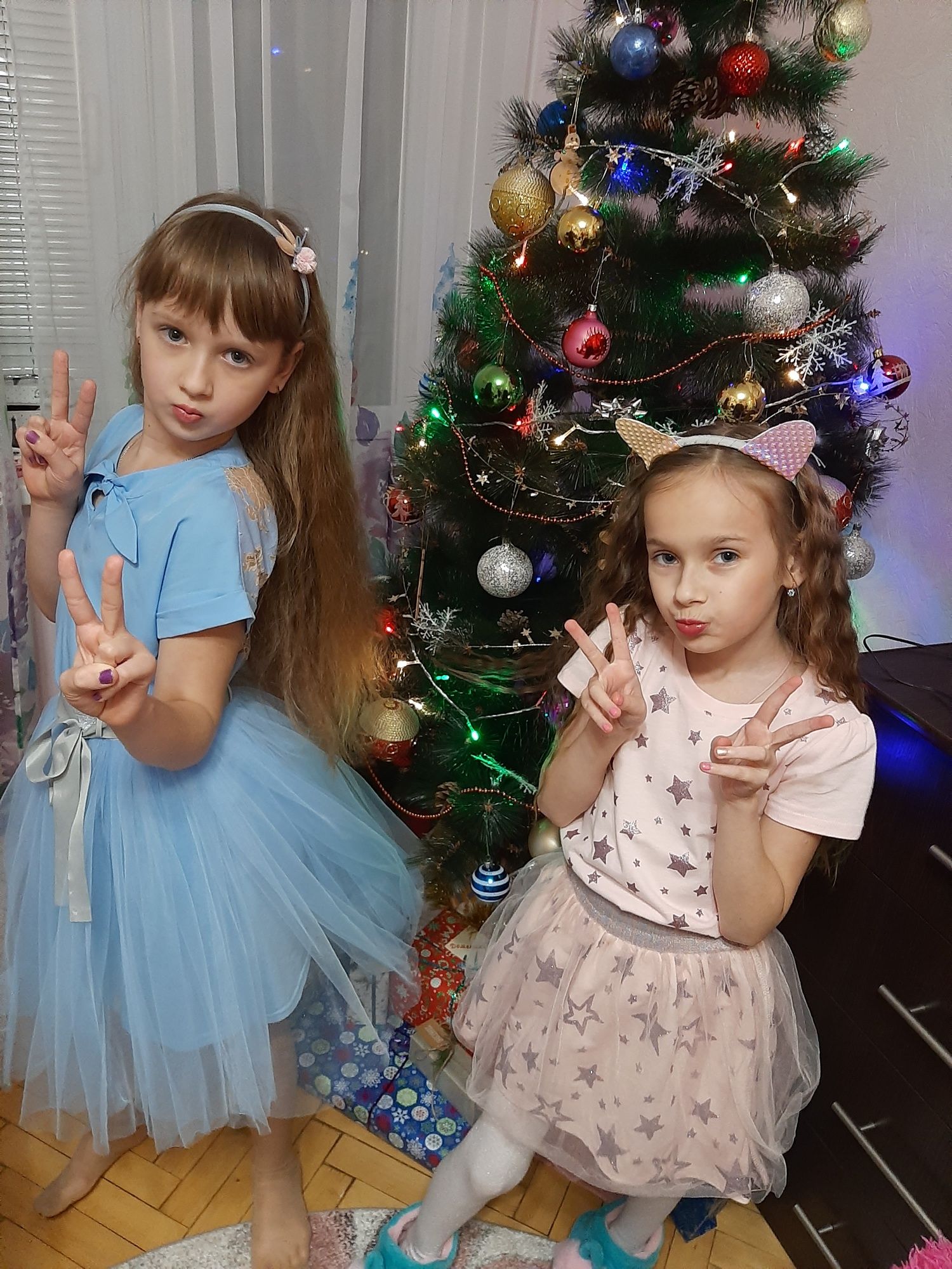 Костюм для дівчинки від відомого дизайнера