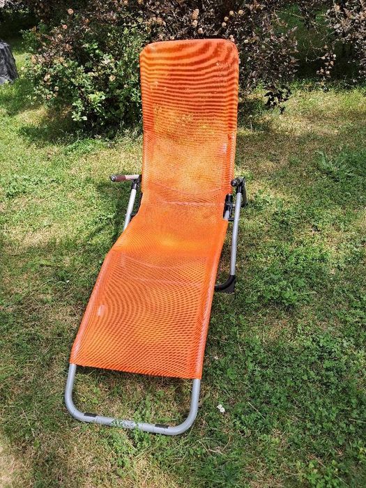 Wygodna leżanka ogrodowa/plażowa lub na taras/balkon