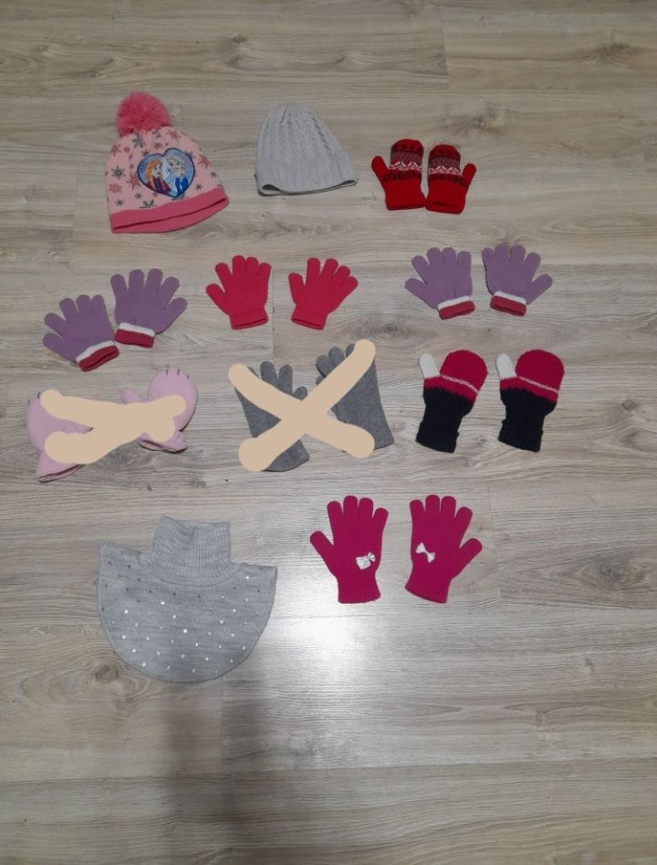 Zestaw na zimę dla dziewczynki rękawiczki, komin i czapki 2-4 lata
