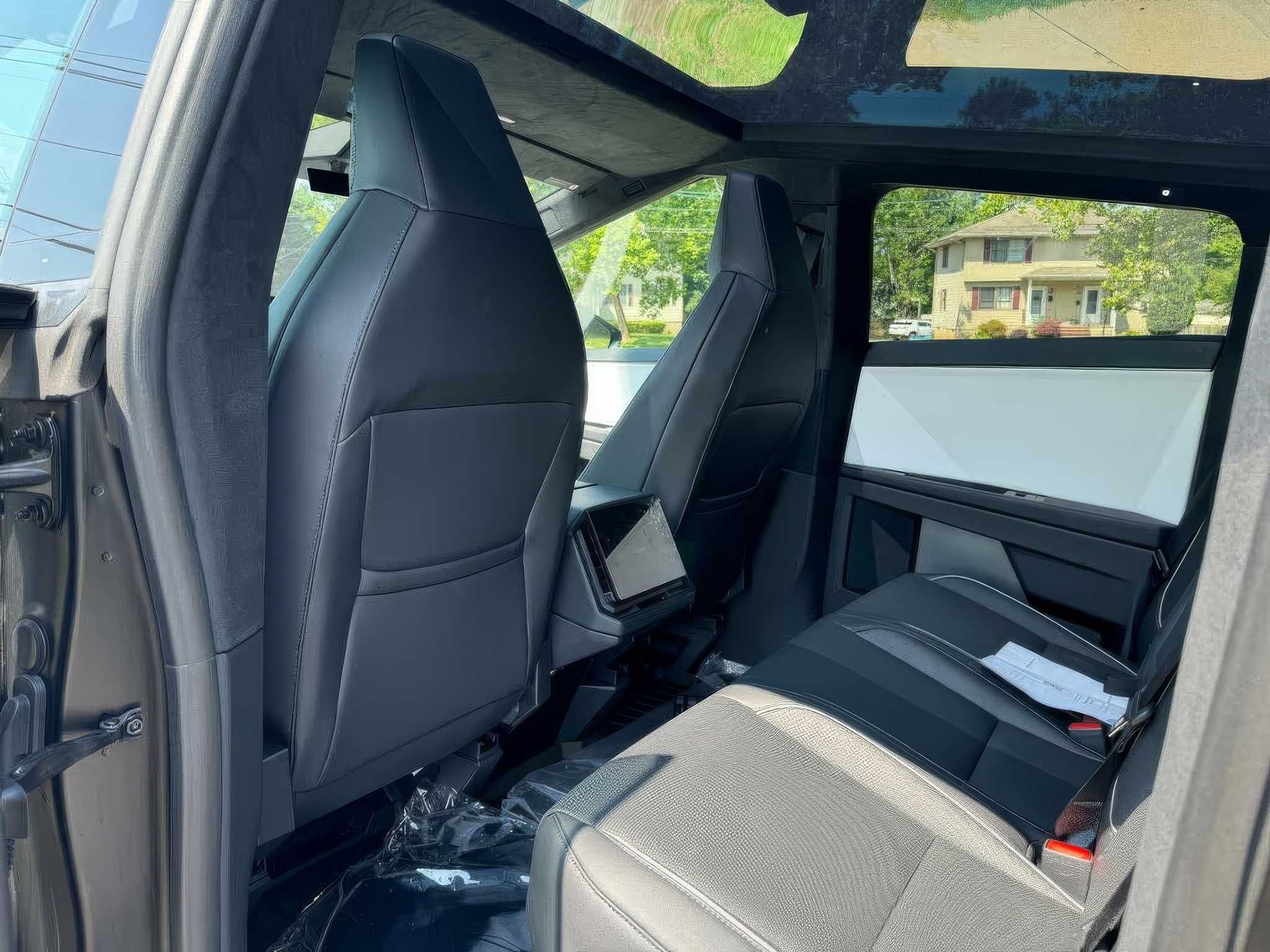 2024 Tesla Cybertruck Crew Cab