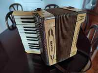 Acordeon Hohner Student III