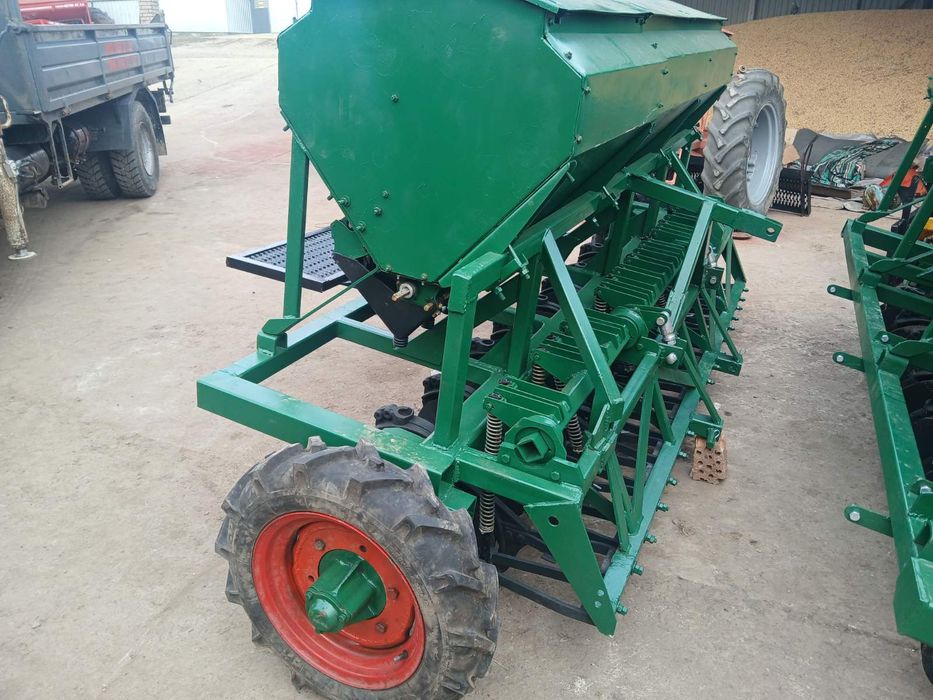 В наявності .Сівалка сз  2.7 навісна. На  18сошникі