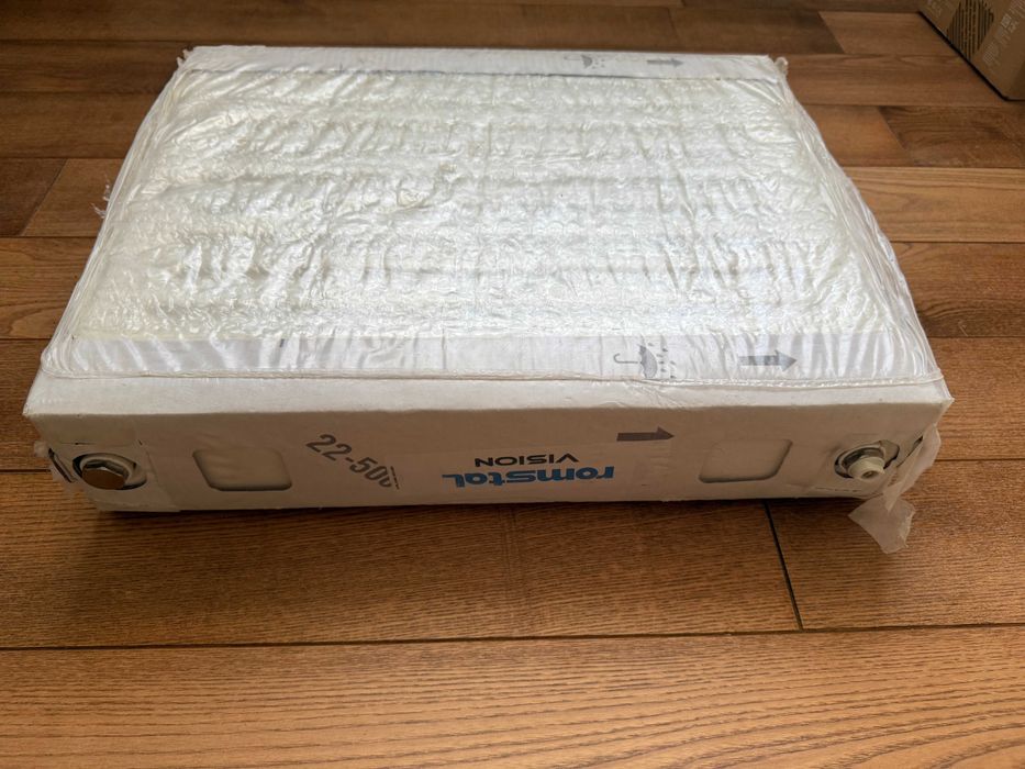 Новий радіатор Romstal Vision 22, 500×400 мм, у заводській плівці