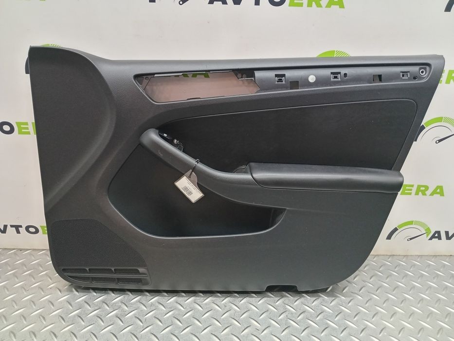 Обшивка двери карта дверная передняя правая VOLKSWAGEN