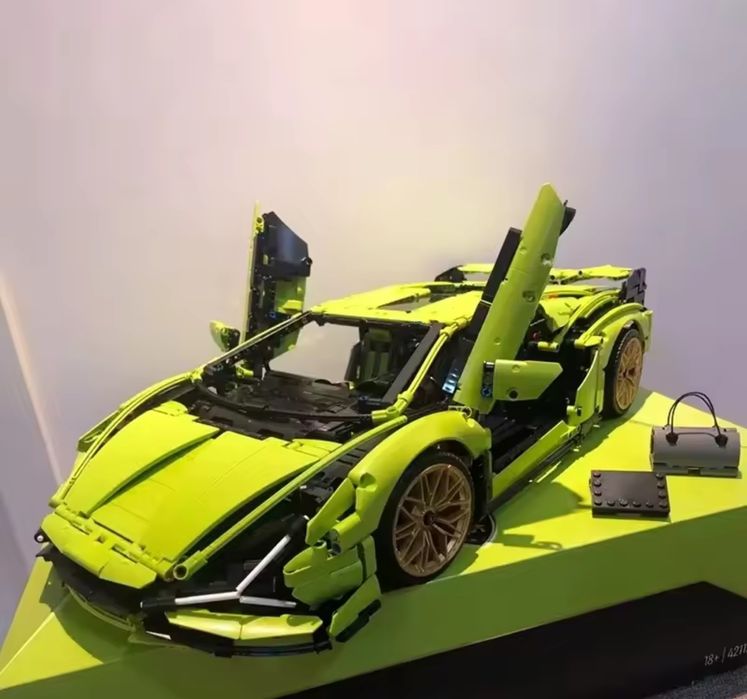 3+1 Конструктор Lamborghini 3696 деталей авто Lego