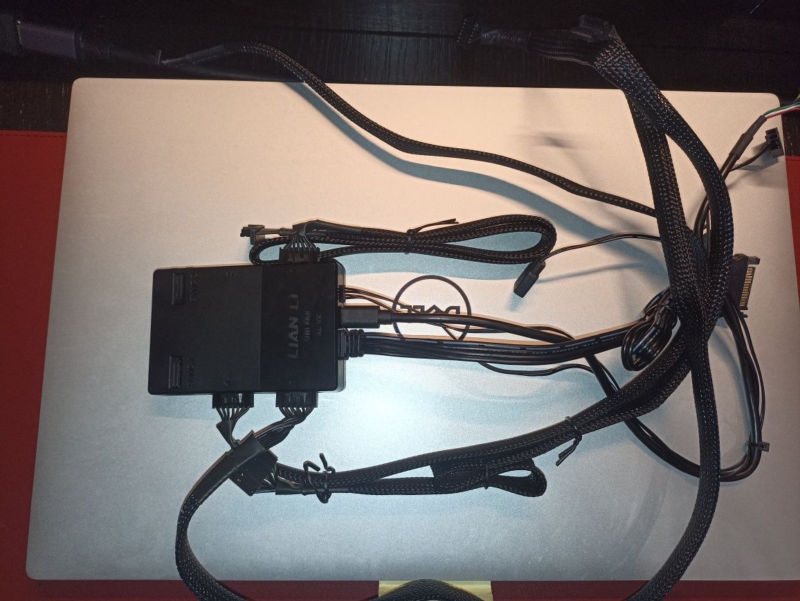 Hub ventoinhas Lian Li uni fan AL v2