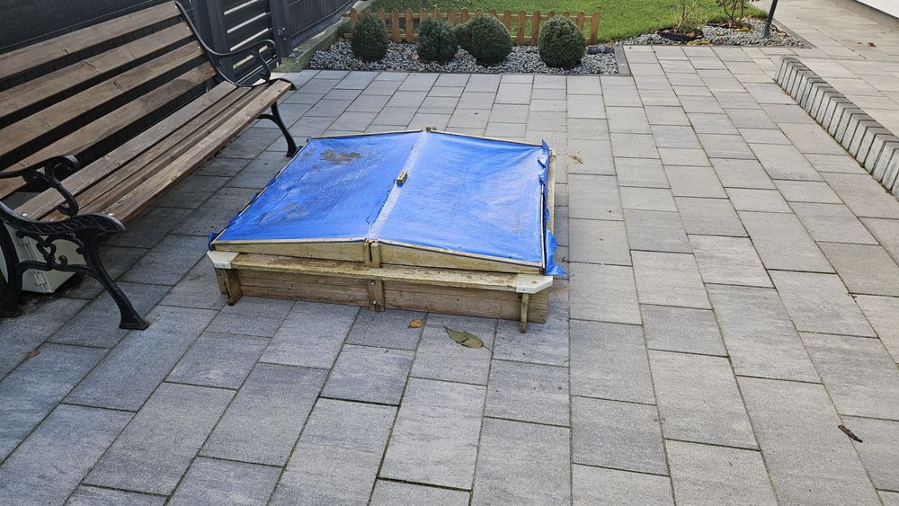 Piaskownica zamykana darmo do oddaniania