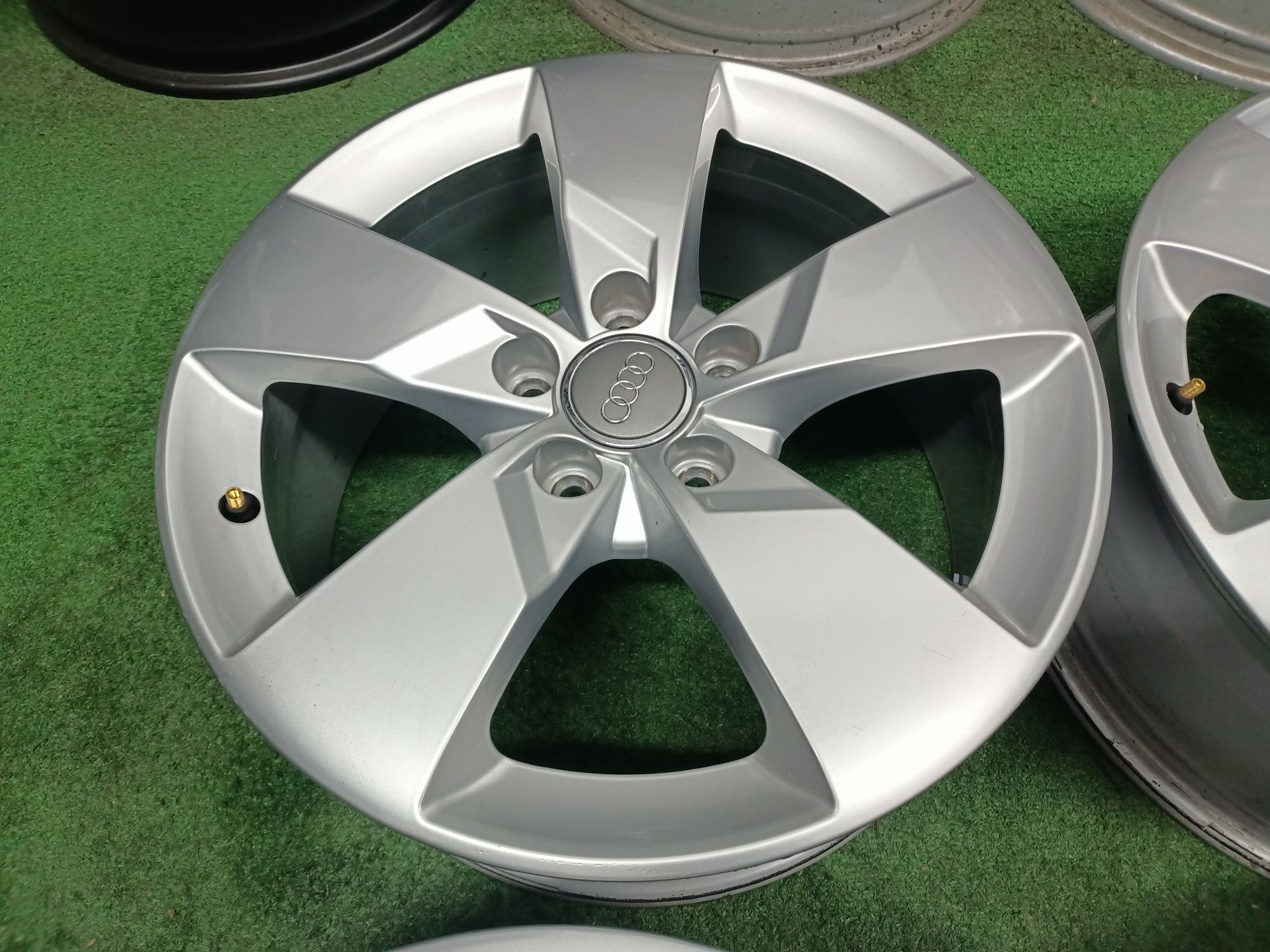 17" felgi 5x112 et47 Audi TT a3 8V0 8P0 a4 VW Touran Golf Wysyłka