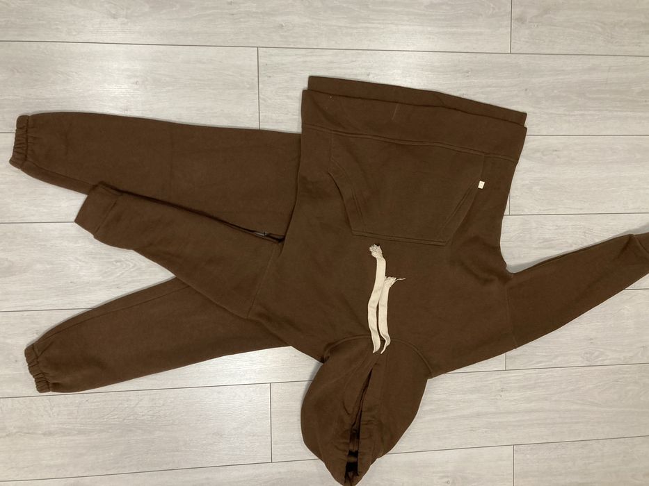 жіночий костюм шоколадний М