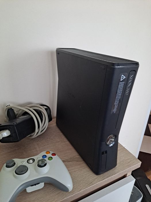 Konsola XBOX 360 RGH Slim 250GB +Pudełko