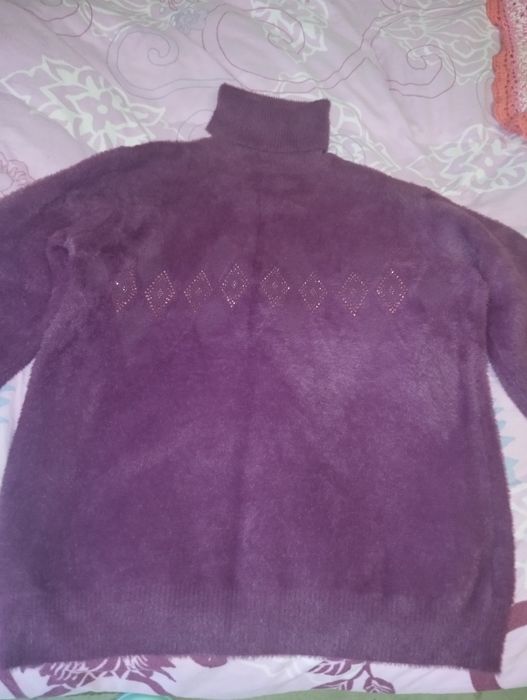 Жіночій светир розмір50-52