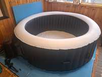 Jacuzzi/basen z hydromasażem