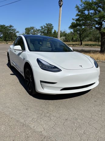 Продам Tesla 3
