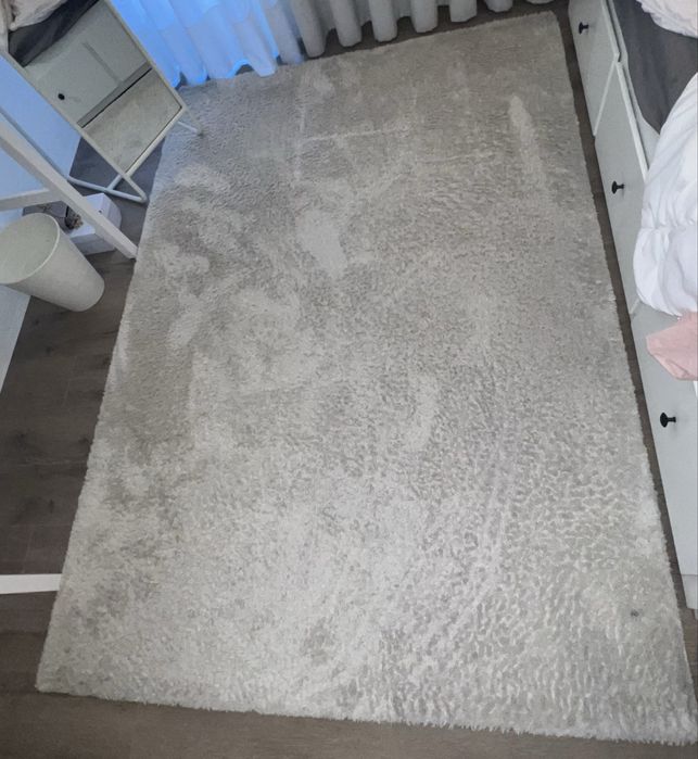 Tapete pelo curto branco