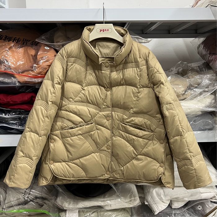 Демісезон осіння куртка бомбер пуховик натуральний пух mango/bershka