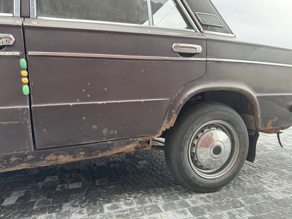 Продам ВАЗ-2103.