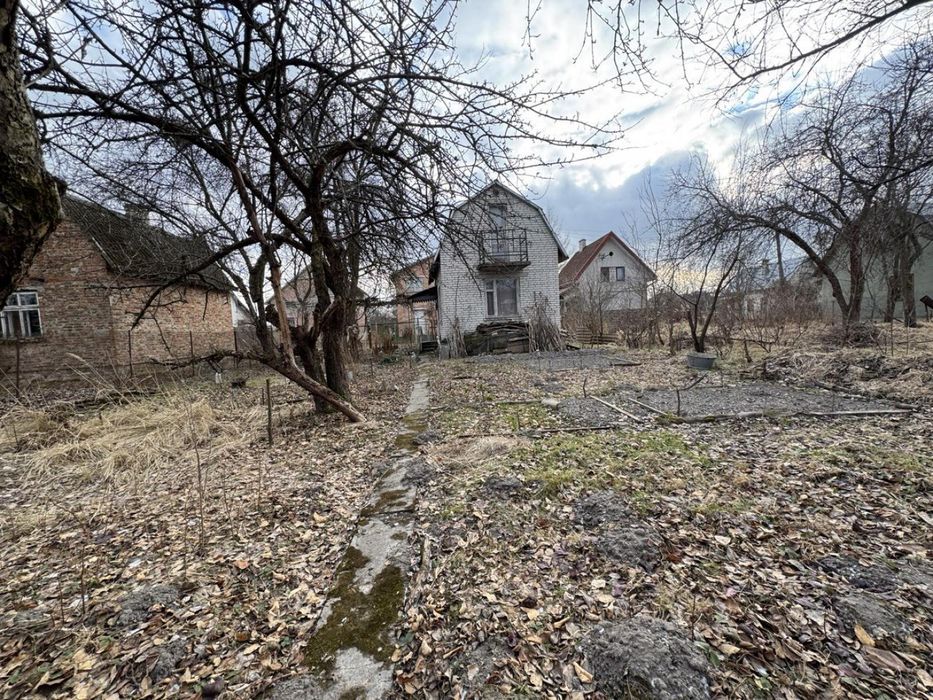 Продаж дачі,ділянка 9 соток,біля лісу,15 хв від Львова. с.Дібрівки