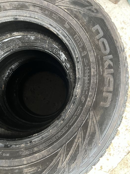 Продам комплект шин