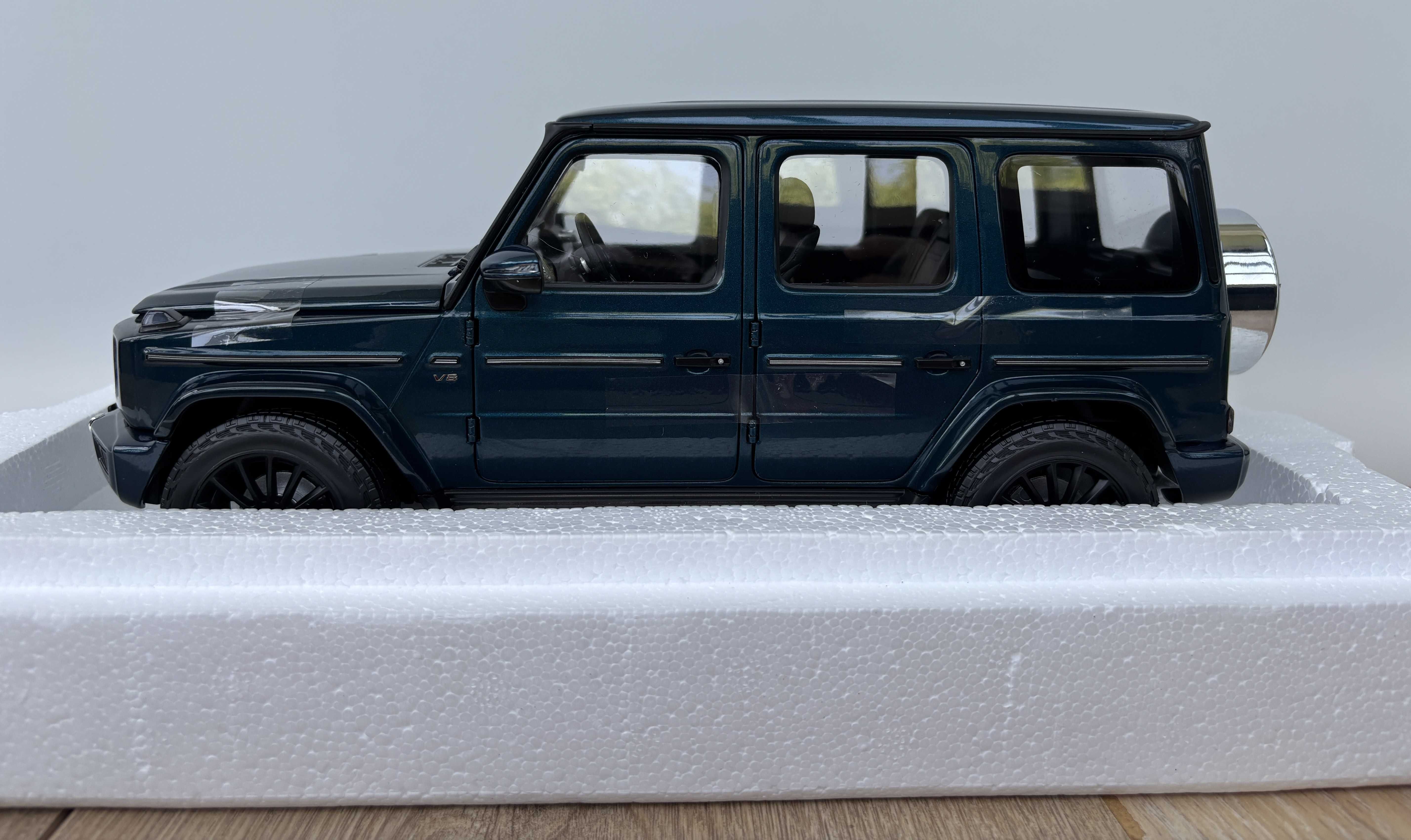 Mercedes-Benz G-Class (W463) 2020 (Blue metallic) Minichamps 1:18