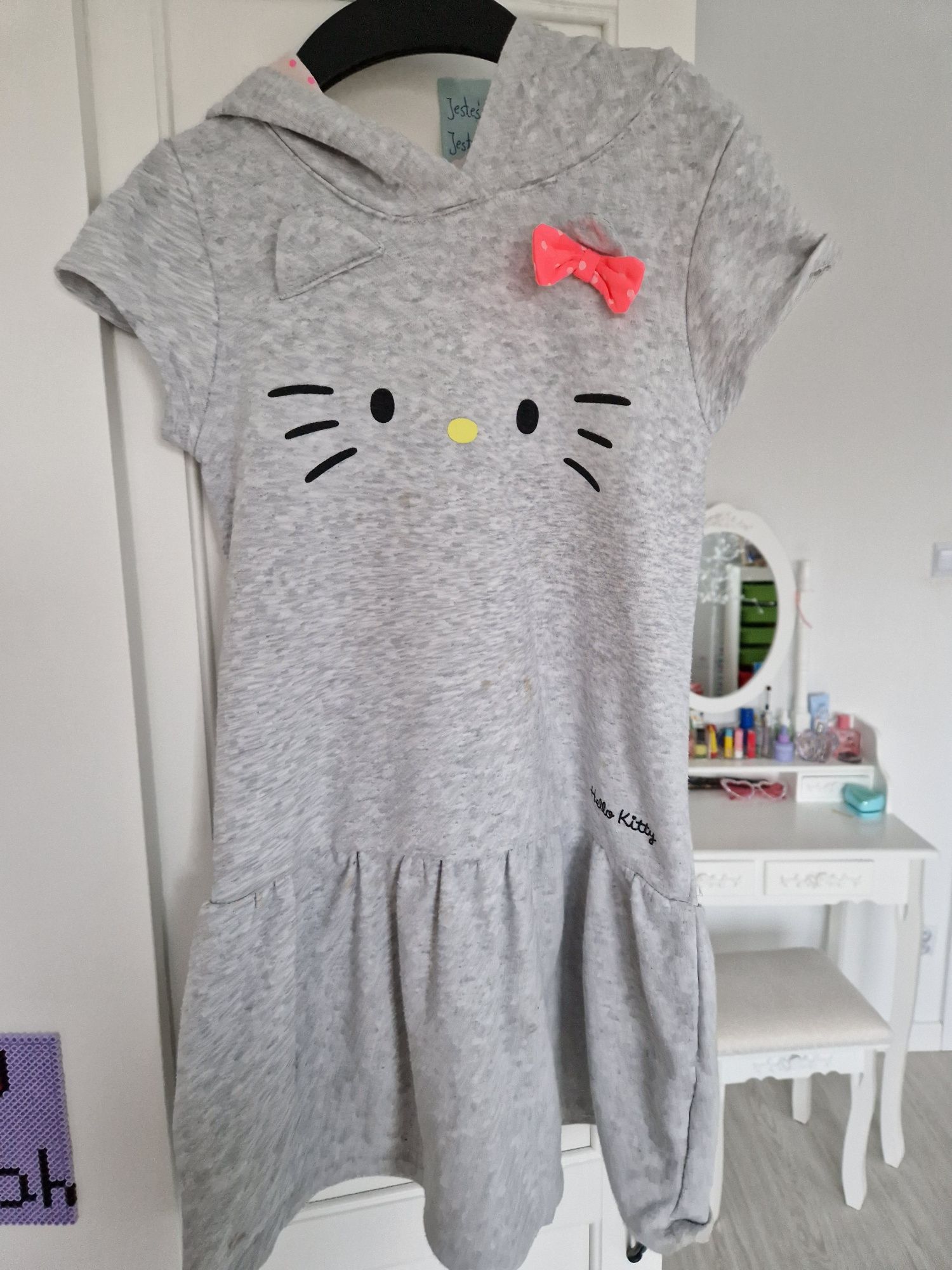 Sukienka dziewczęca Hello Kitty .r 134 .H&M