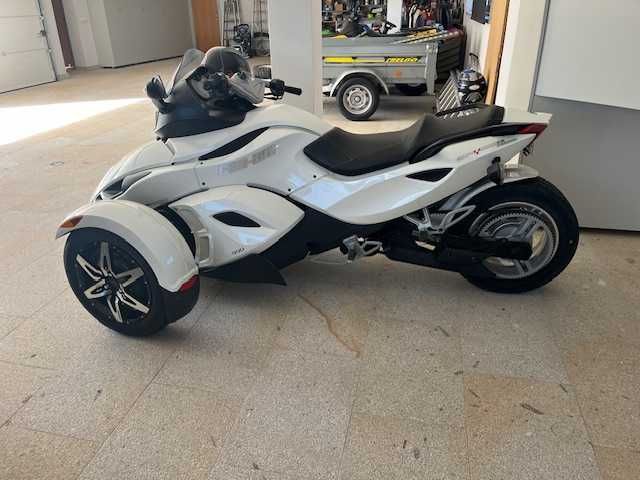 Moto Can-am Spyder RS