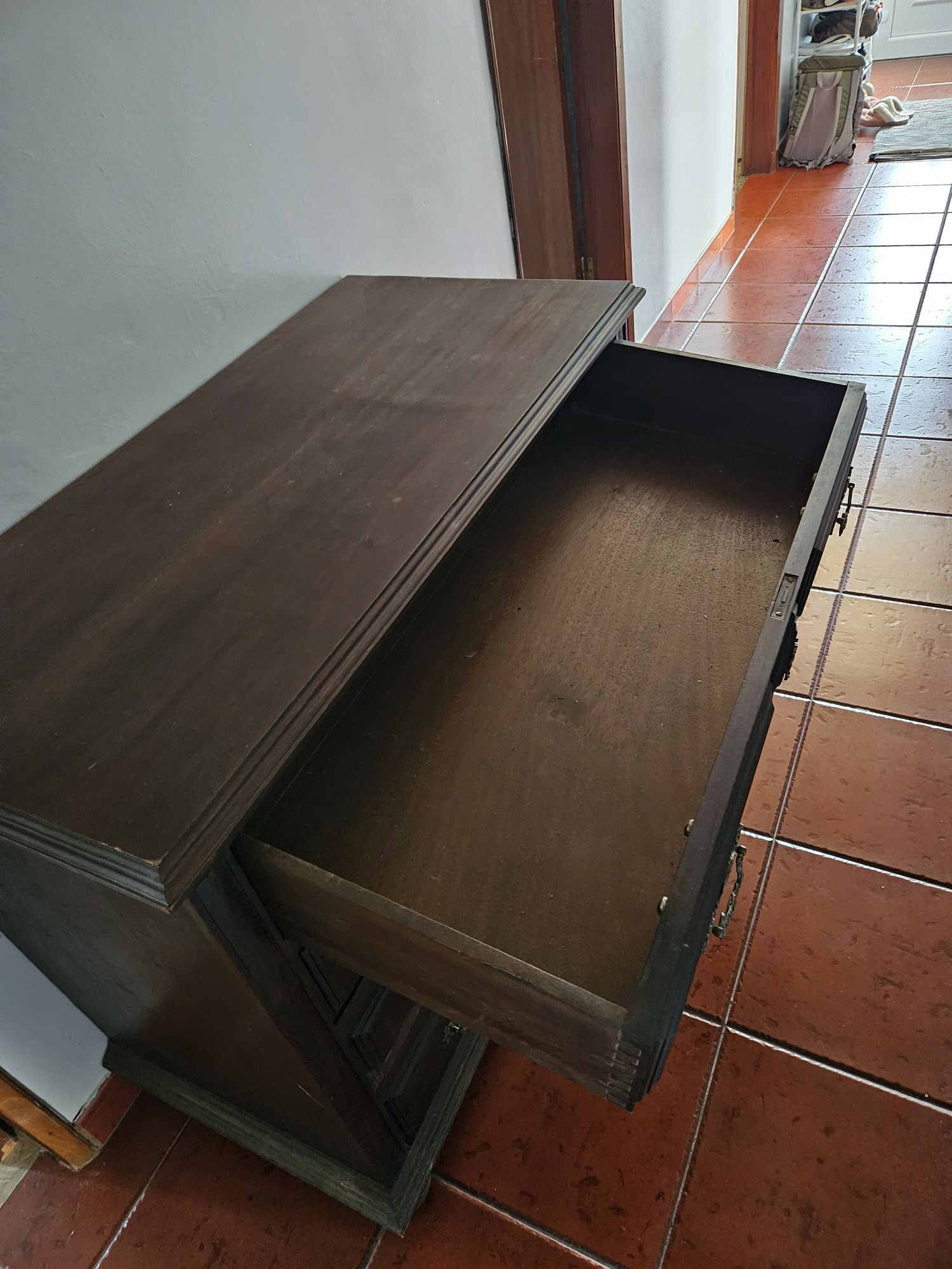 Cómoda 4 gavetas