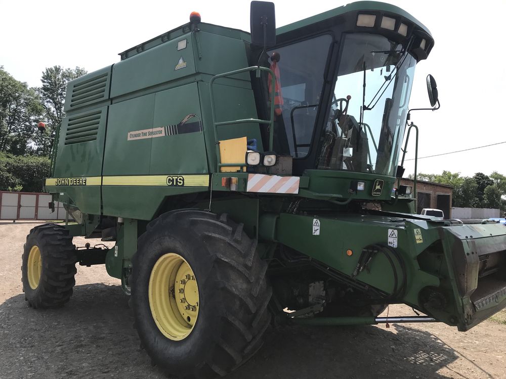 Комбайн зернозбиральний John Deere CTS